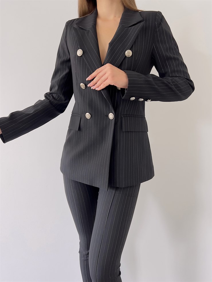 Önü Düğme Kapamalı Çizgili Arita Kadın Siyah Ceket 23K000166
