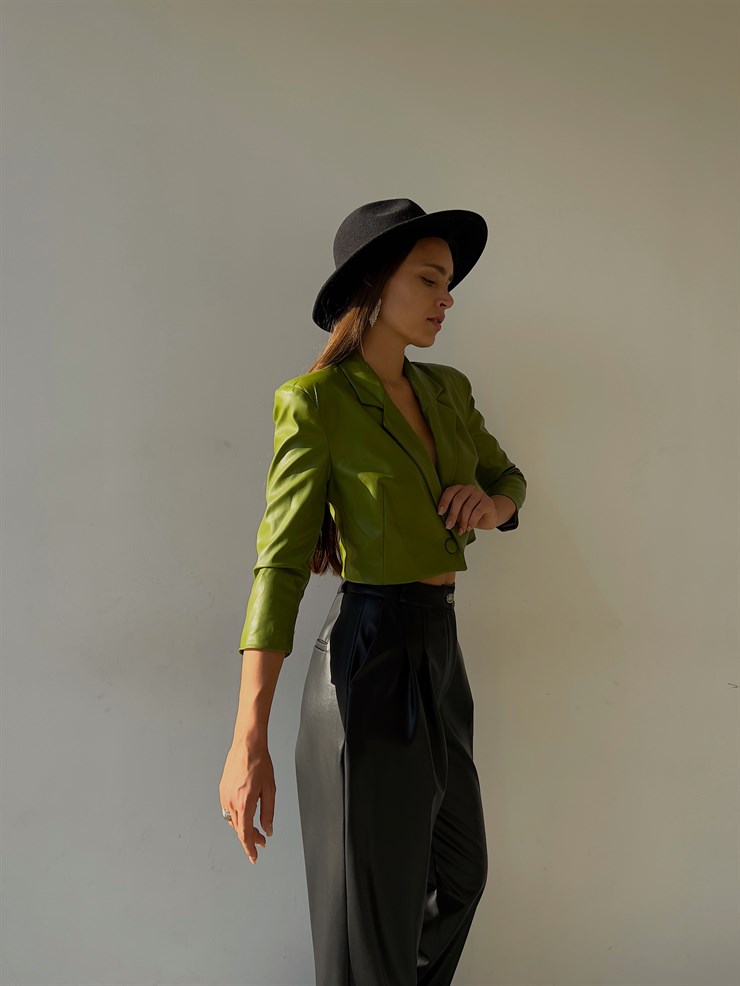 Önü Düğme Kapamalı Vegan Deri Denilson Blazer Crop Ceket 23K000139