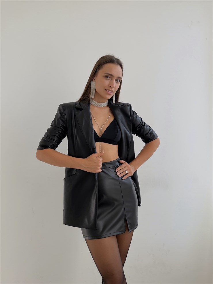 Önü Düğme Kapamalı Yanları Cepli Douglas Kadın Siyah Vegan Deri Ceket 23K000142