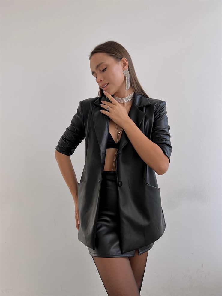 Önü Düğme Kapamalı Yanları Cepli Douglas Kadın Siyah Vegan Deri Ceket 23K000142