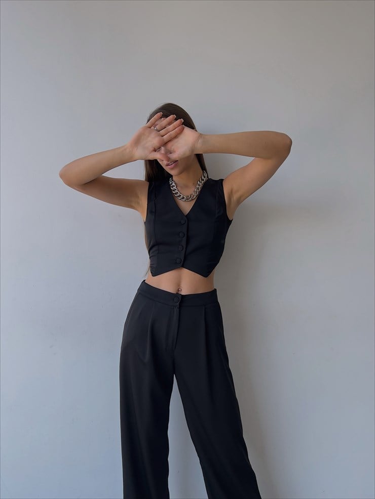 Önü Düğme Kapamalı Yelek Önden Düğmeli Yanları Cepli Bol Paça Adilson Kadın Siyah Alt-Üst takım 23K000119