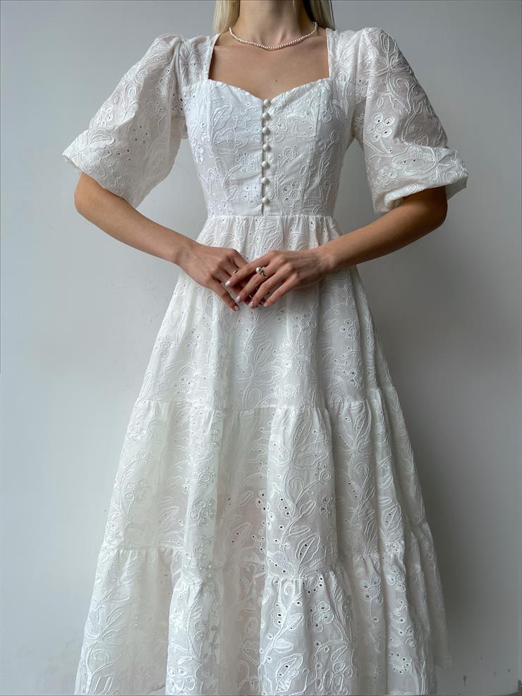 Önü Düğmeli Lastikli Yarım Kol Brode Kadın Beyaz Güpürlü elbise 23Y000208