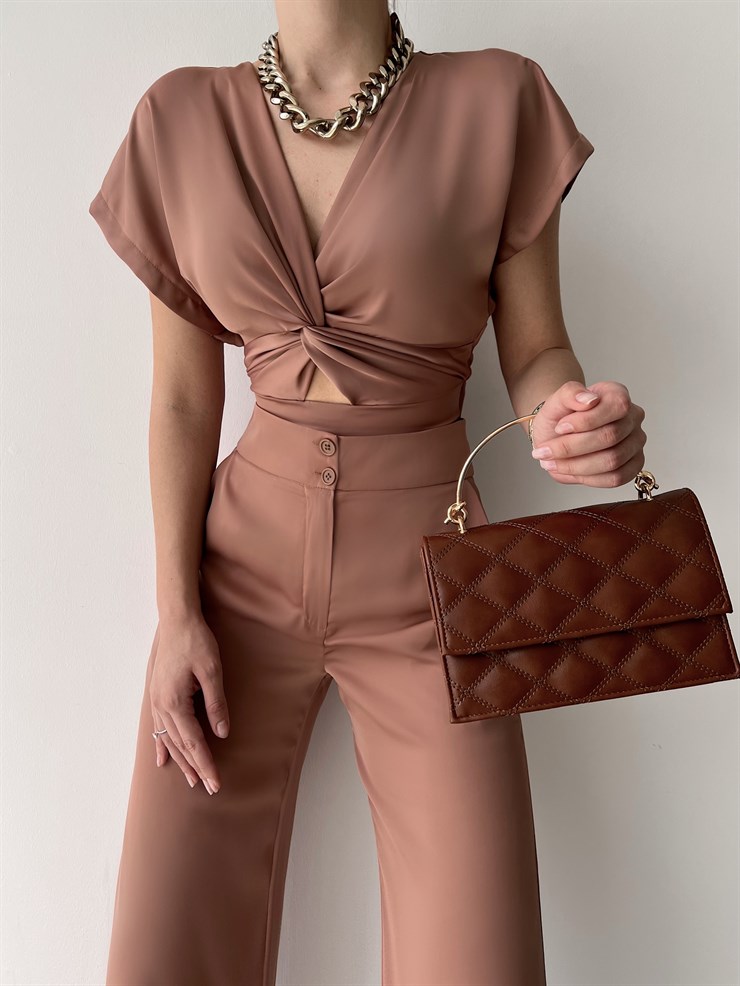 Önü Düğüm Detaylı Lastikli Bel Kenyon Kadın Vizon Bluz 22Y000239