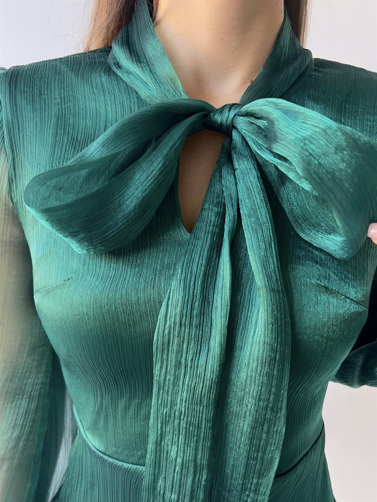 Önü Kurdele Bağlamalı Uzun Tül Kol Willie Kadın Zümrüt Mini Elbise 23K000178