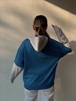 Çift Renkli Oregon Baskılı Kapüşonlu Kadın Mavi Sweat 22K000341