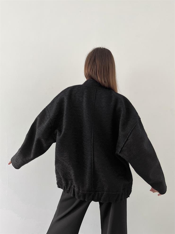 Önü Çıtçıt Kapamalı Büyük Cep Görünümlü Orrel Kadın Siyah Oversize Ceket 23K000463