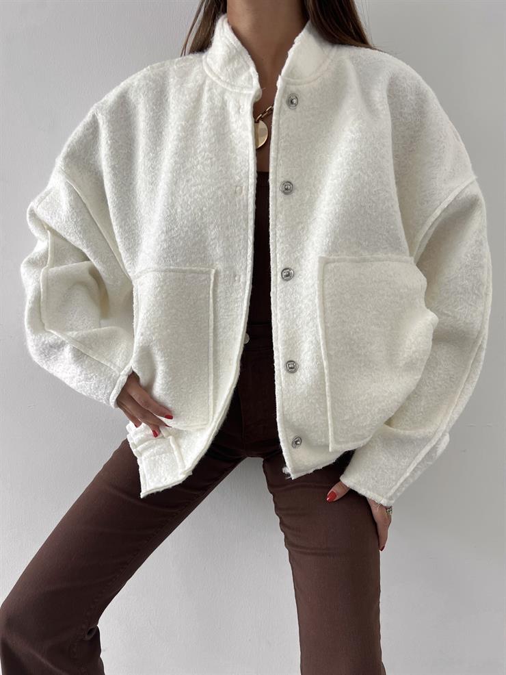 Önü Çıtçıt Kapamalı Büyük Cep Görünümlü Orrel Kadın Ekru Oversize Ceket 23K000463