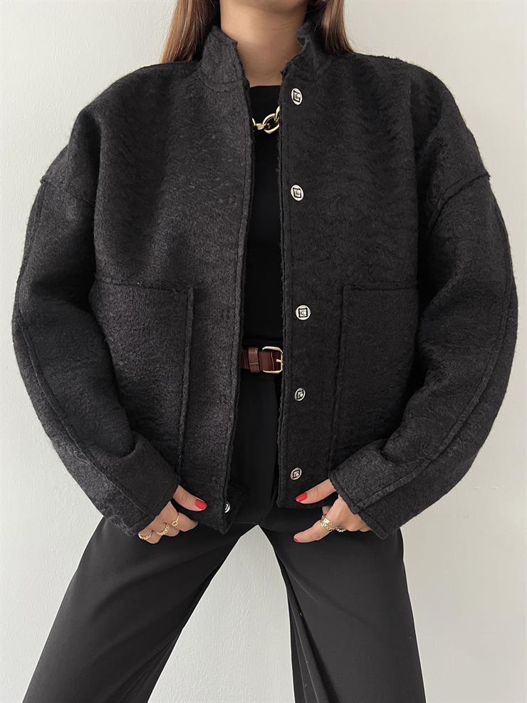 Önü Çıtçıt Kapamalı Büyük Cep Görünümlü Orrel Kadın Siyah Oversize Ceket 23K000463