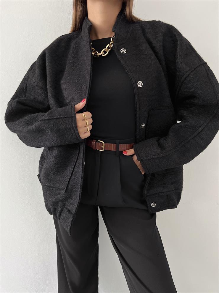 Önü Çıtçıt Kapamalı Büyük Cep Görünümlü Orrel Kadın Siyah Oversize Ceket 23K000463