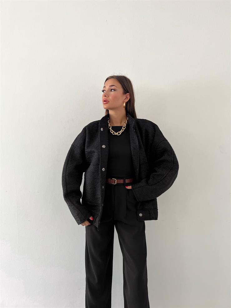 Önü Çıtçıt Kapamalı Büyük Cep Görünümlü Orrel Kadın Siyah Oversize Ceket 23K000463