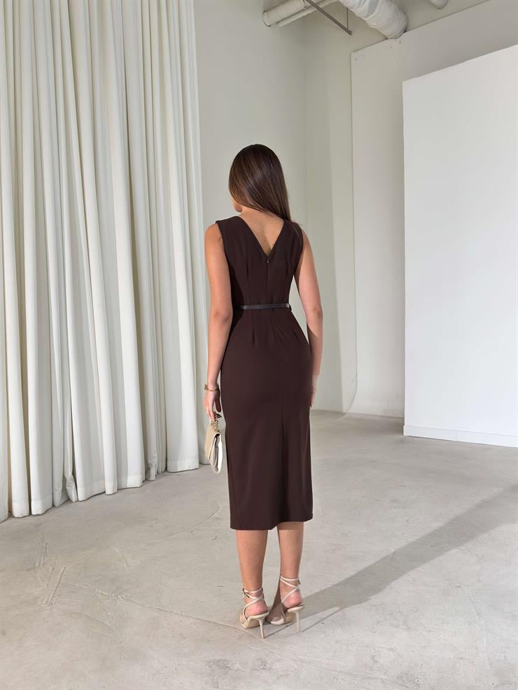 Yırtmaçlı Kemerli Drape Detaylı Sıfır Kol Otis Kahve Kadın Elbise 26K416