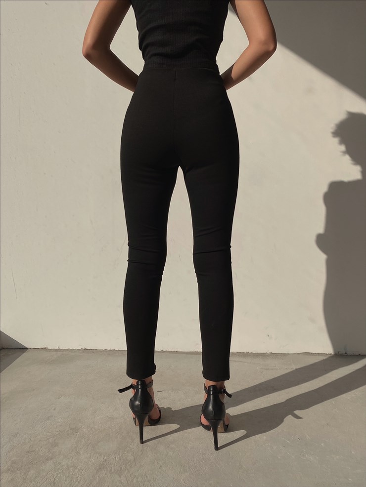 Paçası Fermuar Detaylı Toparlayıcı Kadın Siyah Tayt 22K000212