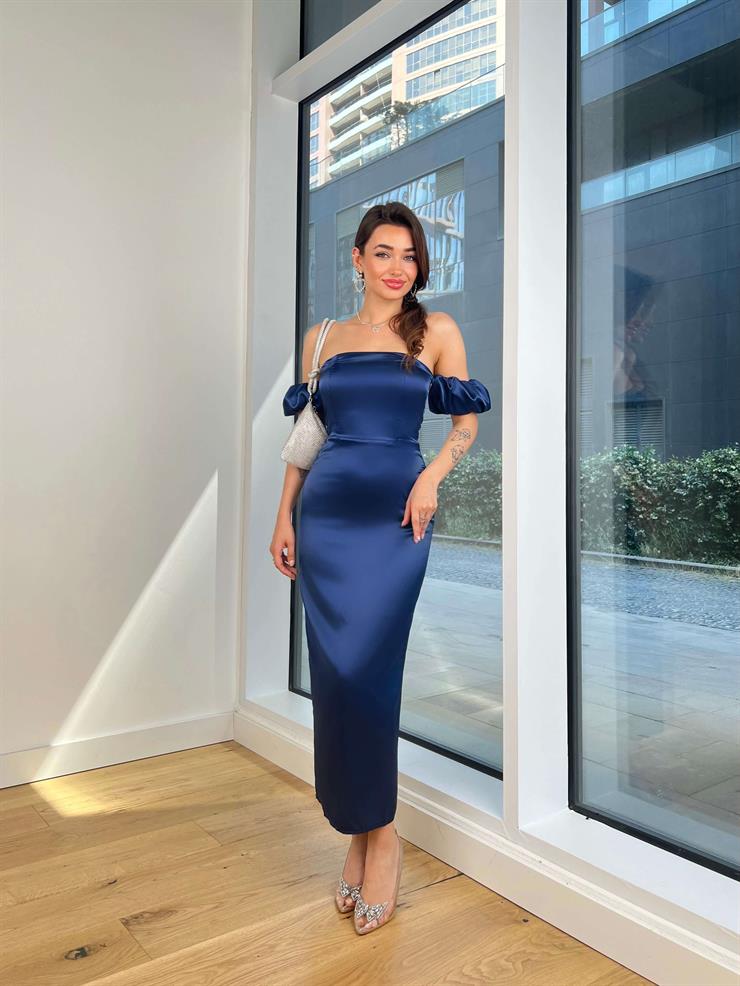 Düşük Kol Belden Oturtmalı Eteği Yırtmaçlı Palmadle Kadın Lacivert Saten Elbise 24Y659