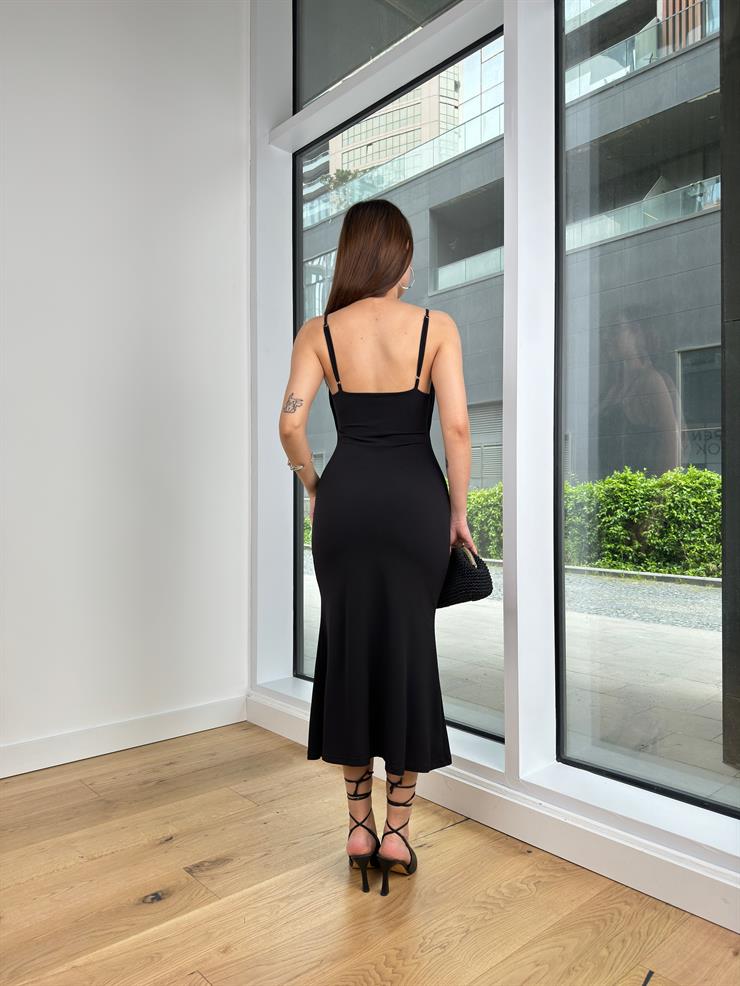 İnce Ayarlanabilir Askılı Göğüs Büzgülü Ve Pencere Detaylı Pamila Kadın Siyah Elbise 24Y456