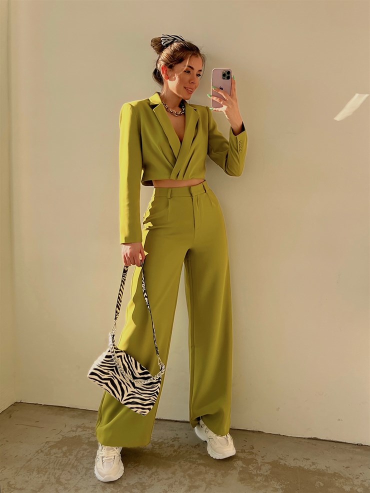 Parlak Kumaş Dökümlü Dorothy Kadın Yeşil Palazzo Pantolon 22Y000059