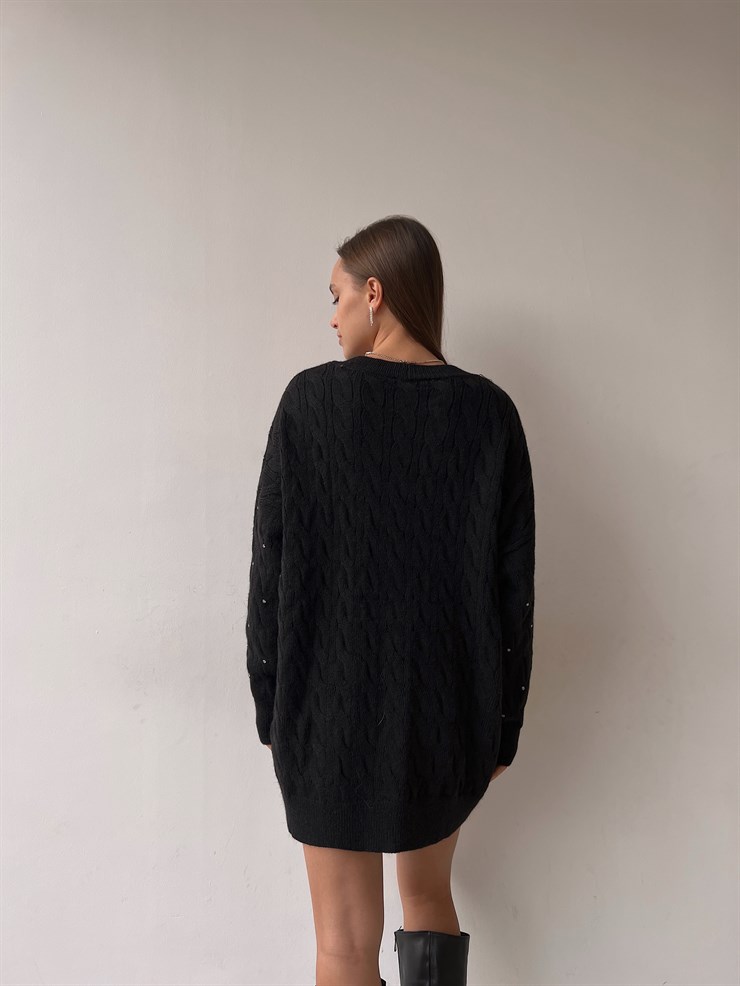 Parlak Taş Düğmeli Yanları Cepli Salaş Boey Kadın Siyah Triko Hırka 23K000159