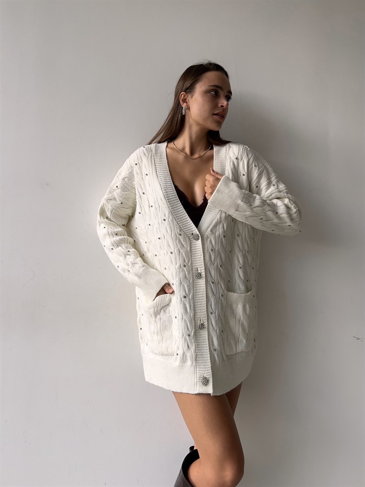 Parlak Taş Düğmeli Yanları Cepli Salaş Boey Kadın Ekru Triko Hırka 23K000159