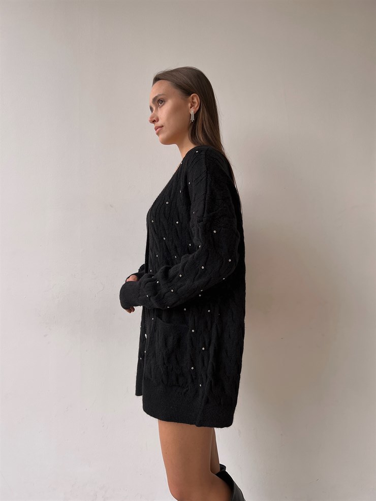 Parlak Taş Düğmeli Yanları Cepli Salaş Boey Kadın Siyah Triko Hırka 23K000159