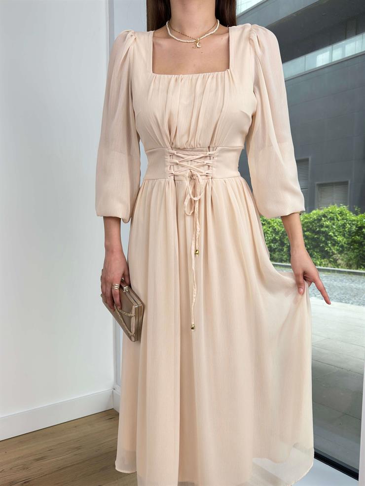 Kare Yaka Önü Drapeli Ve Bağcık Detaylı Patrik Kadın Bej Elbise 24Y442