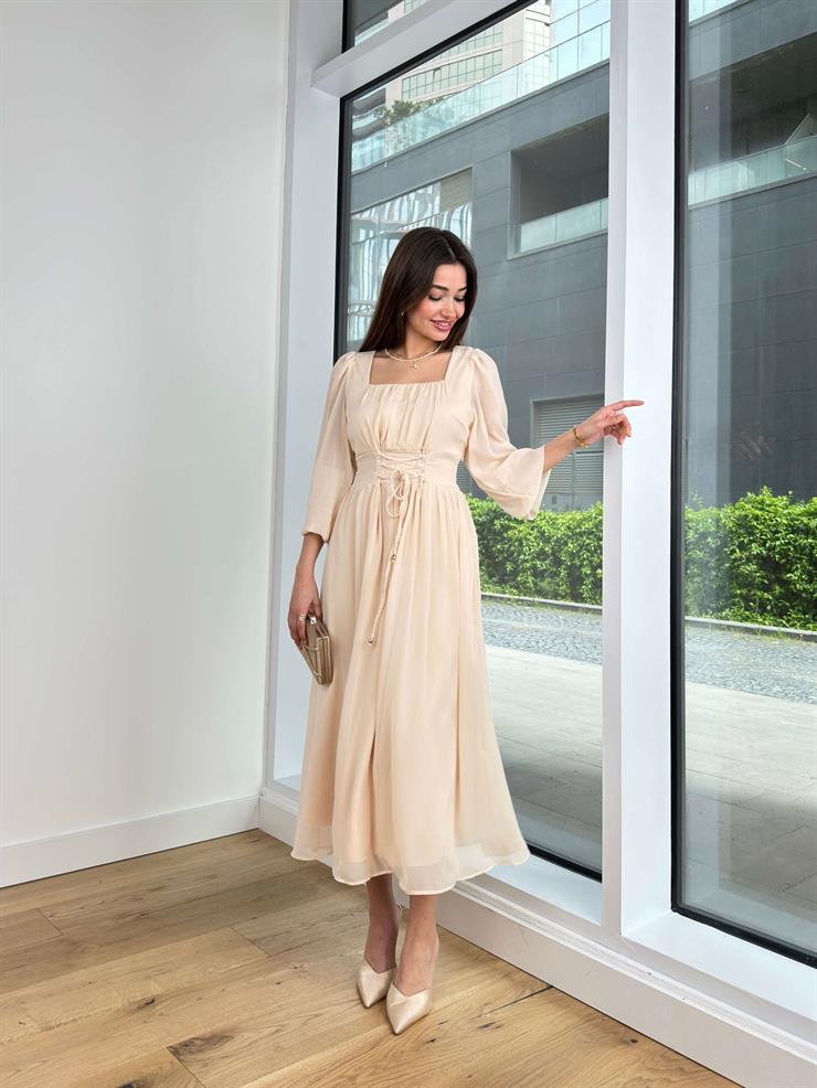 Kare Yaka Önü Drapeli Ve Bağcık Detaylı Patrik Kadın Bej Elbise 24Y442