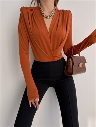 Omuzları Vatkalı Kruvaze Kadın Yuhanna Tarçın Bodysuit 22K000004