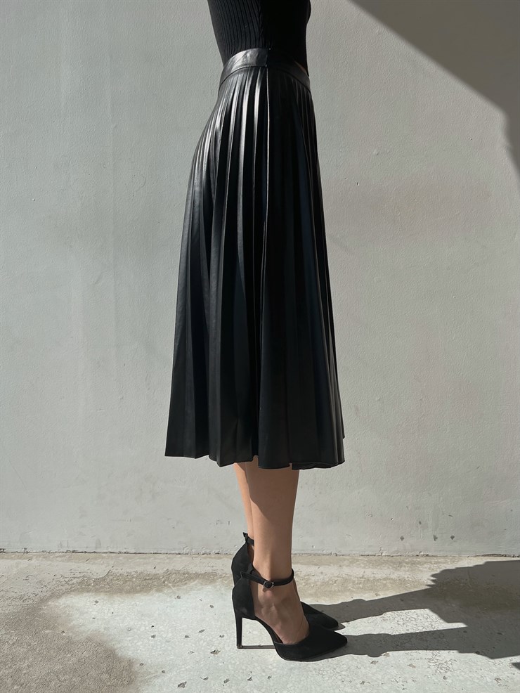 Pileli Yandan Yırtmaçlı Vegan Deri Libellula Kadın Siyah Etek 23K000061