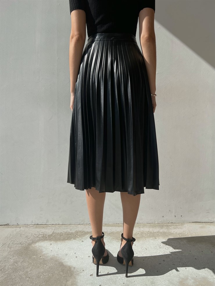 Pileli Yandan Yırtmaçlı Vegan Deri Libellula Kadın Siyah Etek 23K000061