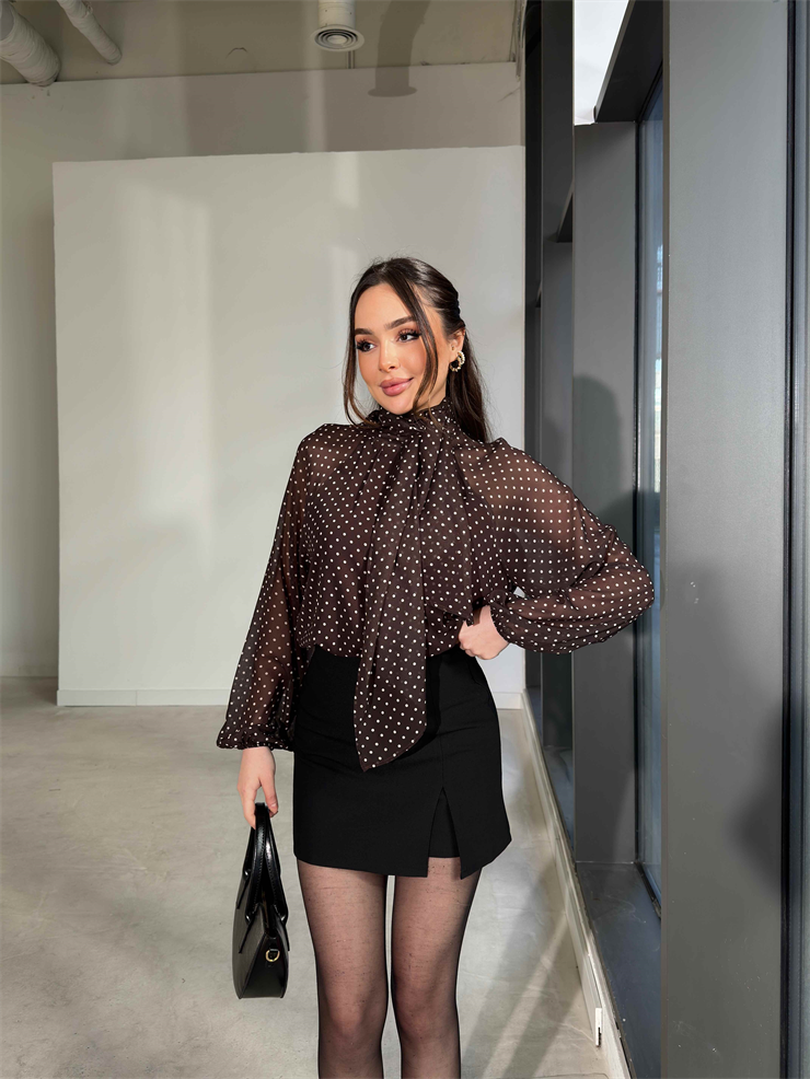 Puantiyeli Şifon Boyundan Bağlamalı Pivon Kahve Kadın Bluz 26Y078