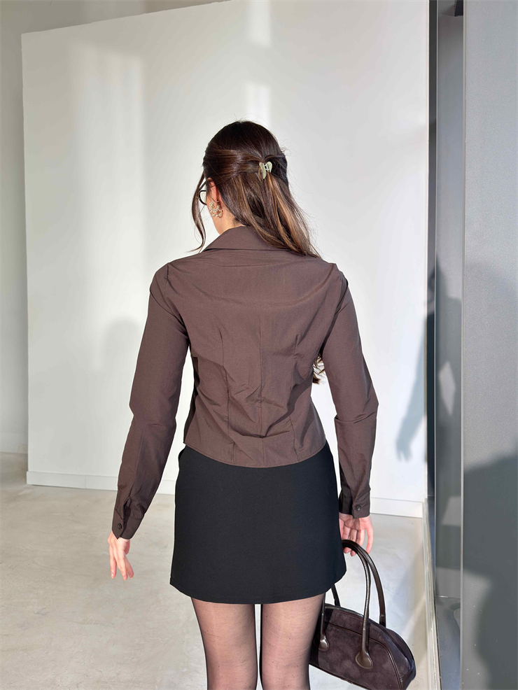 Belden Oturtmalı Pensli Pivre Kahve Kadın Gömlek 26Y085