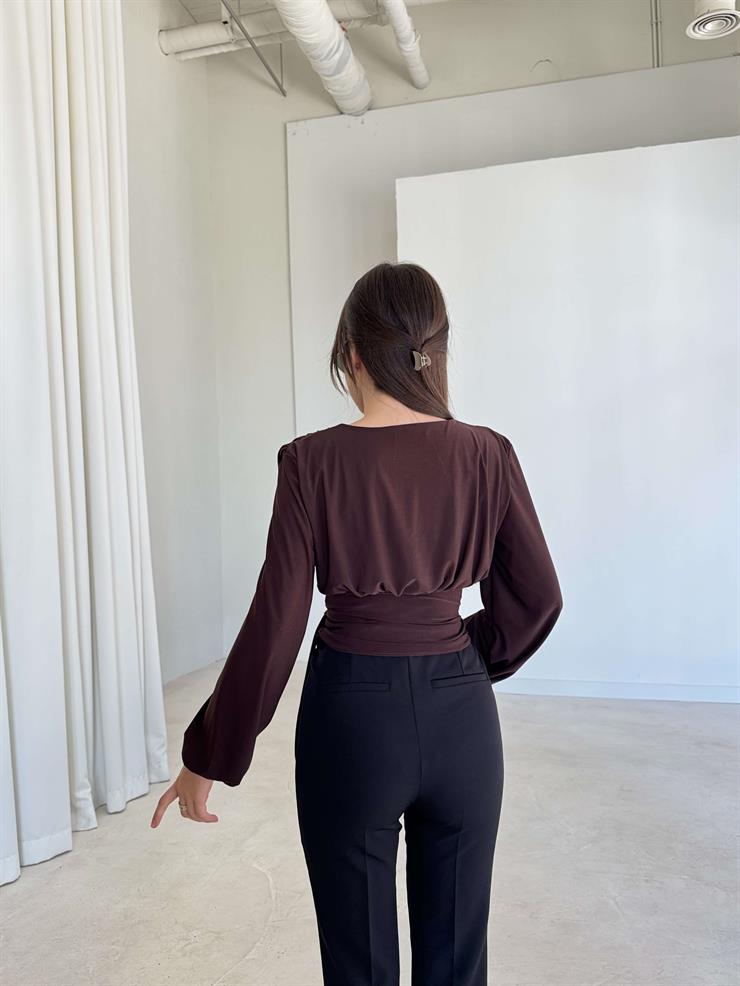 V Yaka İpli Drape Detaylı Plere Kahve Kadın Bluz 26K353