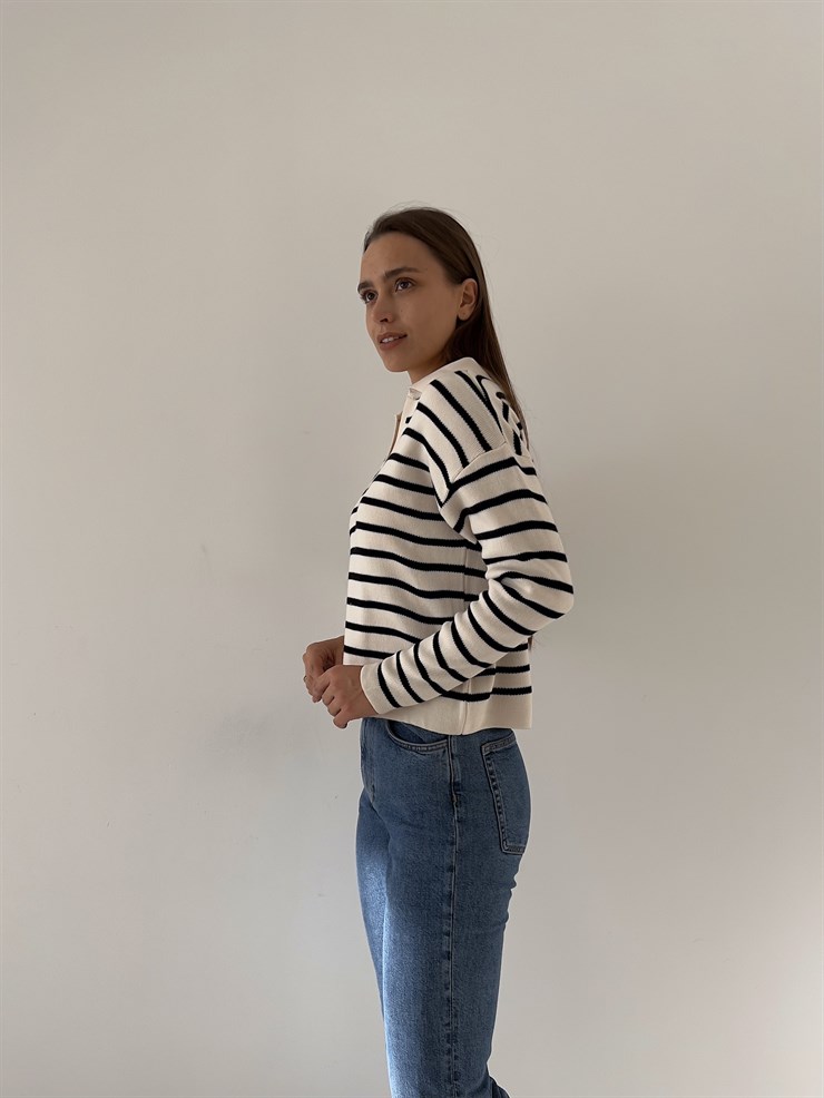 Polo Yaka Kadın Beyaz Çizgili Triko Kazak 23K000191