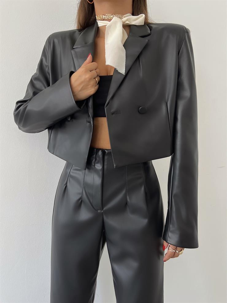 Önü Düğme Kapamalı Prokhop Kadın Siyah Crop Vegan Deri Ceket 23K000476