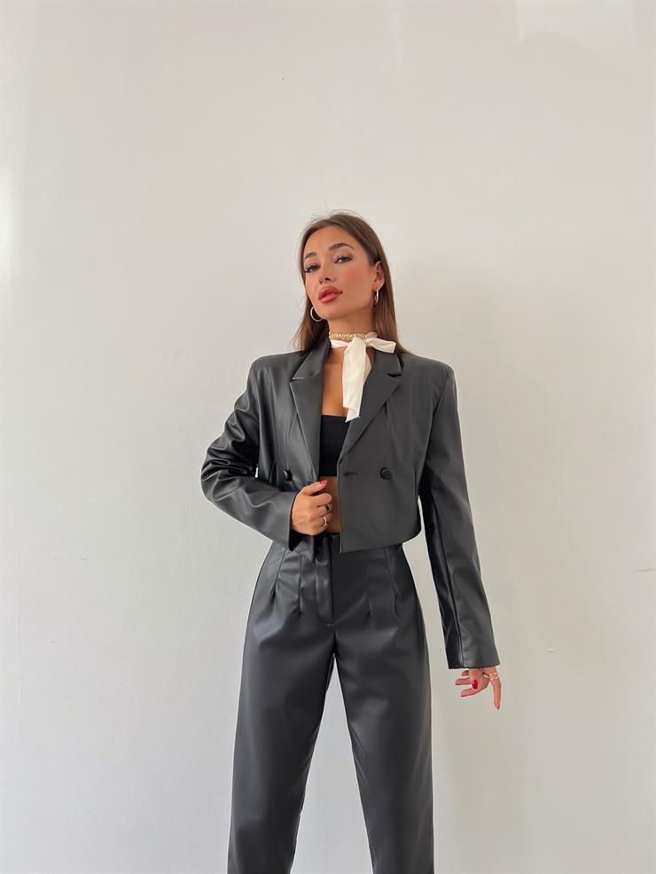 Önü Düğme Kapamalı Prokhop Kadın Siyah Crop Vegan Deri Ceket 23K000476