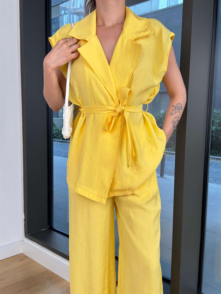 Belden Kuşaklı Kruvaze Yelek Bol paça Pantolon Pushin Sarı Kadın Takım 25Y379