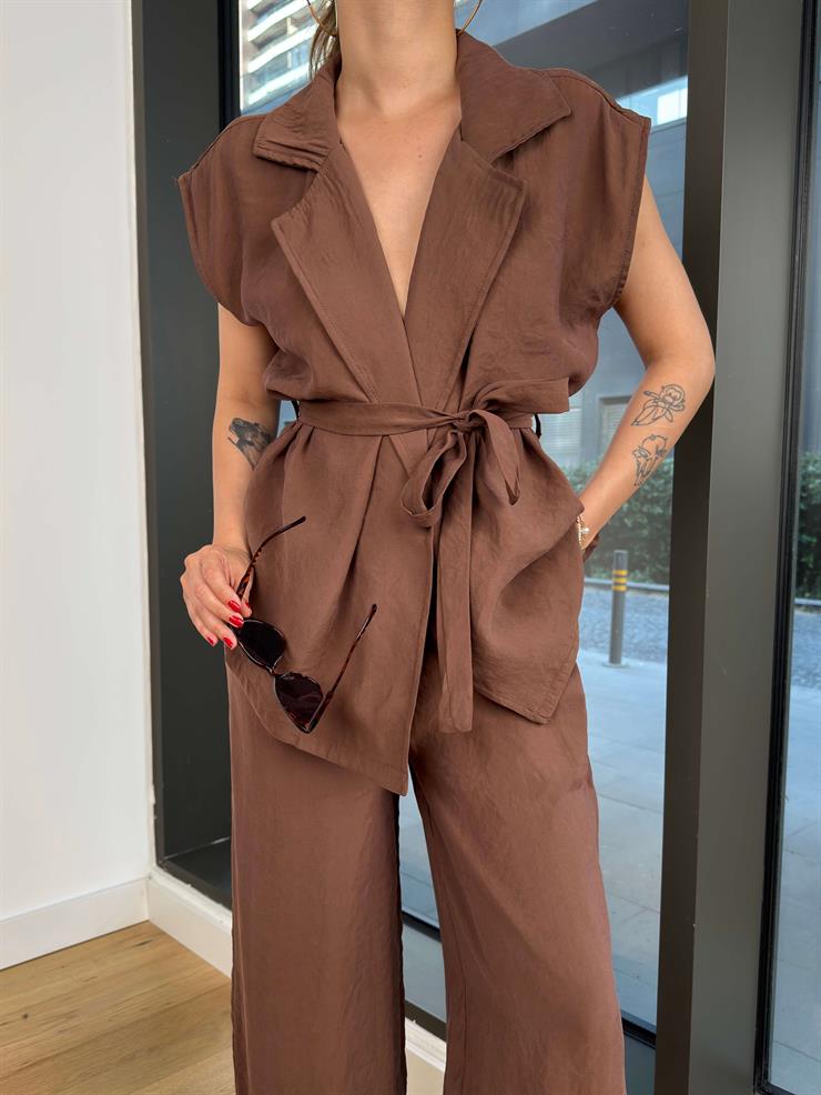 Belden Kuşaklı Kruvaze Yelek Bol paça Pantolon Pushin Kahve Kadın Takım 25Y379