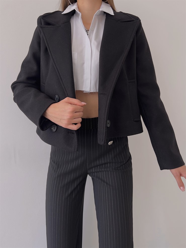 Düğme Kapamalı Yanları Cepli Radu Kadın Siyah Ceket 23K000274