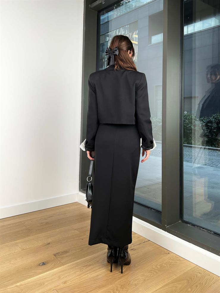 Yüksek Bel Önü Yırtmaçlı Beli Kemerli Raguel Kadın Siyah Etek 24Y092