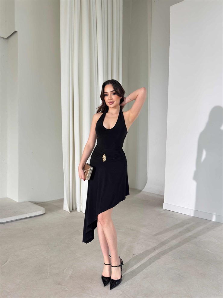 Boyundan Bağlamalı Derin Yaka Asimetrik Detaylı Aksesuarlı Siyah Randy Kadın Elbise 26Y196