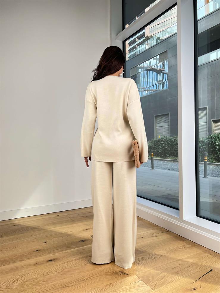 Kruvaze Yaka Yandan Bağlamalı Bluz Bol Paça Pantolon Rasmus Bej Kadın Triko Takım 25K224
