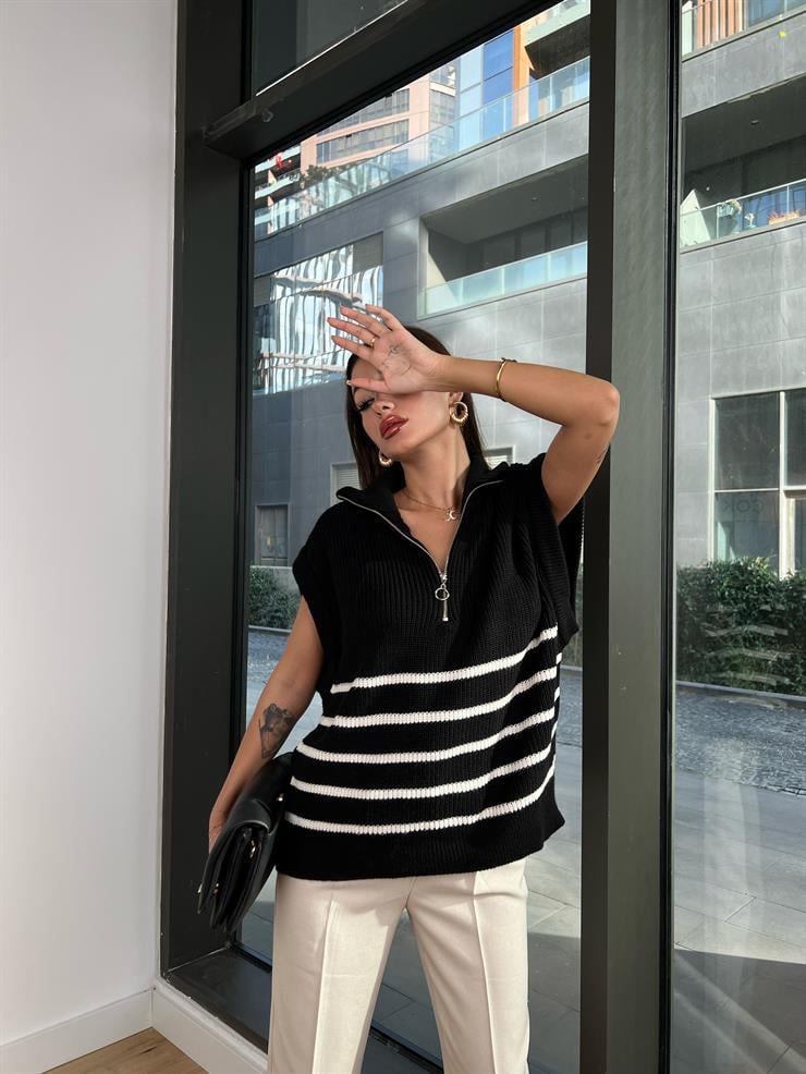 Yarım Fermuarlı Renz Çizgili Kadın Siyah Süveter 24k248