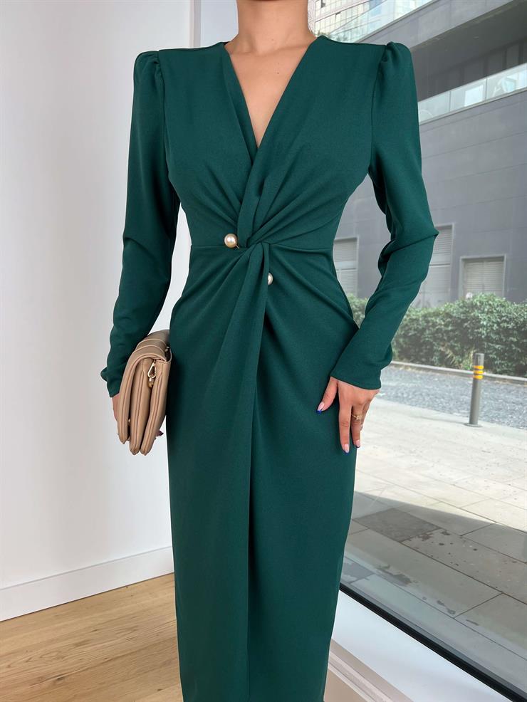 V Yaka Uzun Kol Önü Büzgü Detaylı Ve Aksesuarlı Reydel Zümrüt Kadın Elbise 25K161