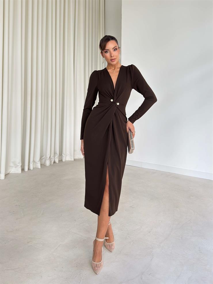 V Yaka Uzun Kol Önü Büzgü Detaylı Ve Aksesuarlı Reydel Kahve Kadın Elbise 25K161
