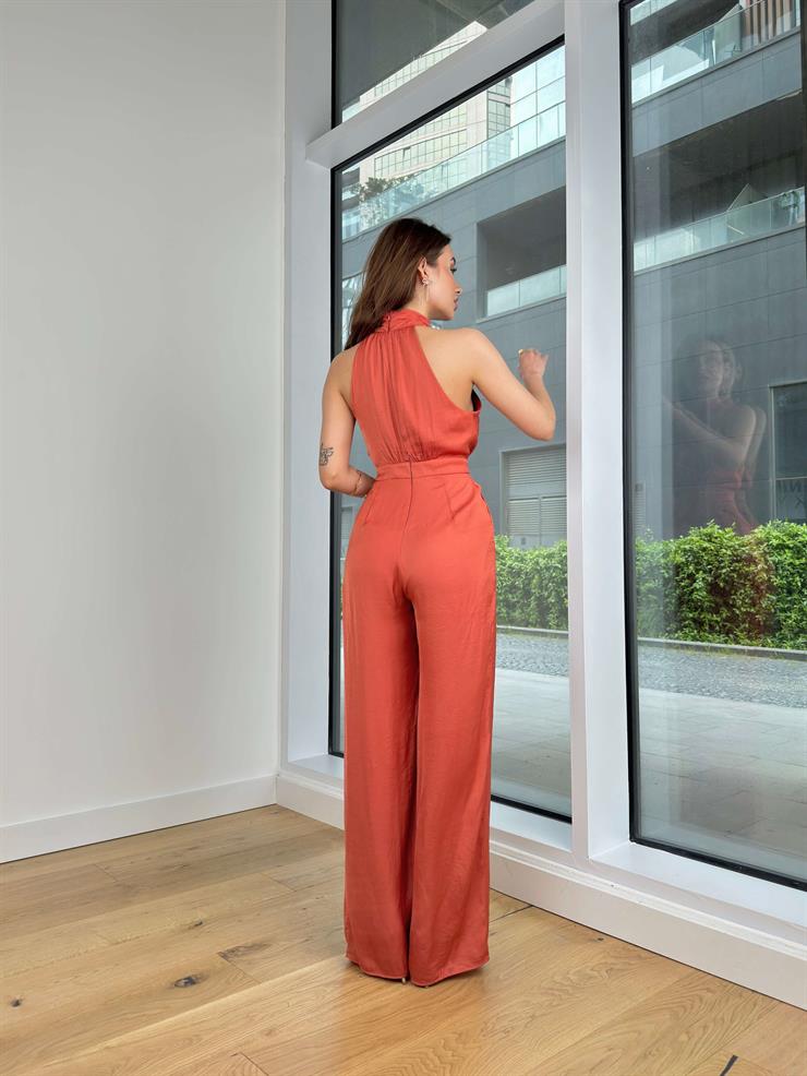 Boğazlı Kolsuz Drape Detaylı Bol Paça Rivaldo Kadın Kiremit Tulum 24Y119