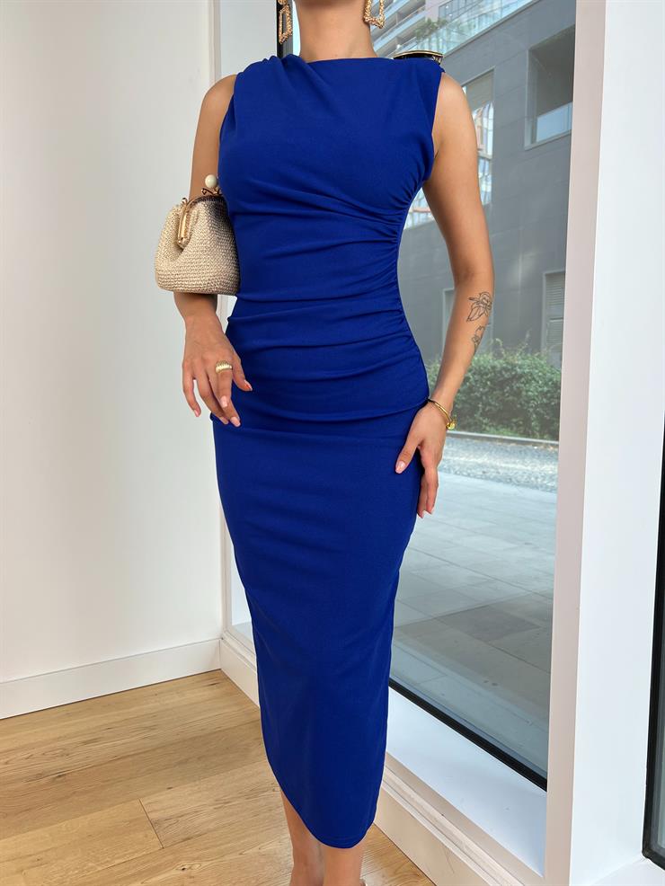 Kolsuz Omuz Aksesuarlı Drapeli Streç Roan Kadın Saks Midi Elbise 25K062