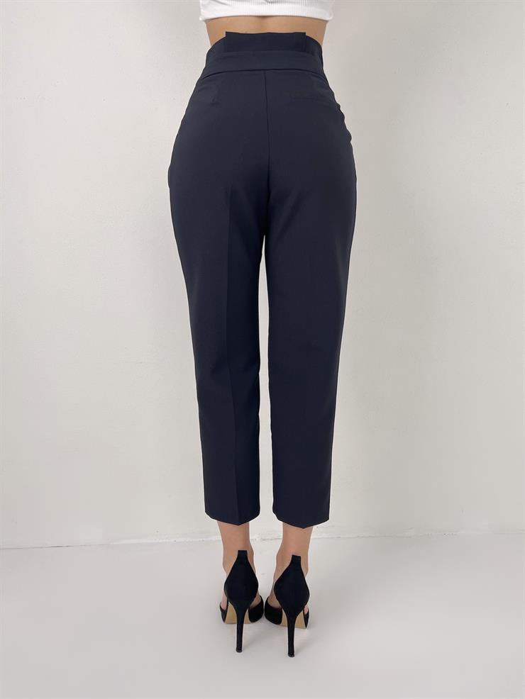 Kemerli Yüksek Bel Beli Pileli Havuç Model Sabin Kadın Lacivert Pantolon 22Y000508