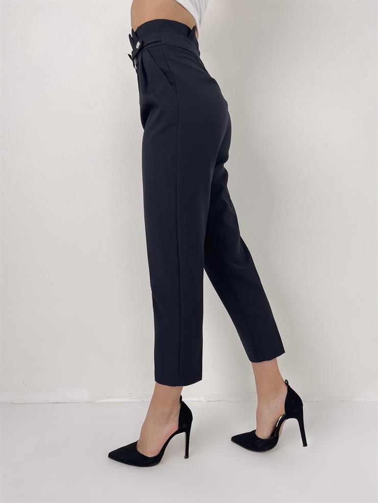 Kemerli Yüksek Bel Beli Pileli Havuç Model Sabin Kadın Lacivert Pantolon 22Y000508