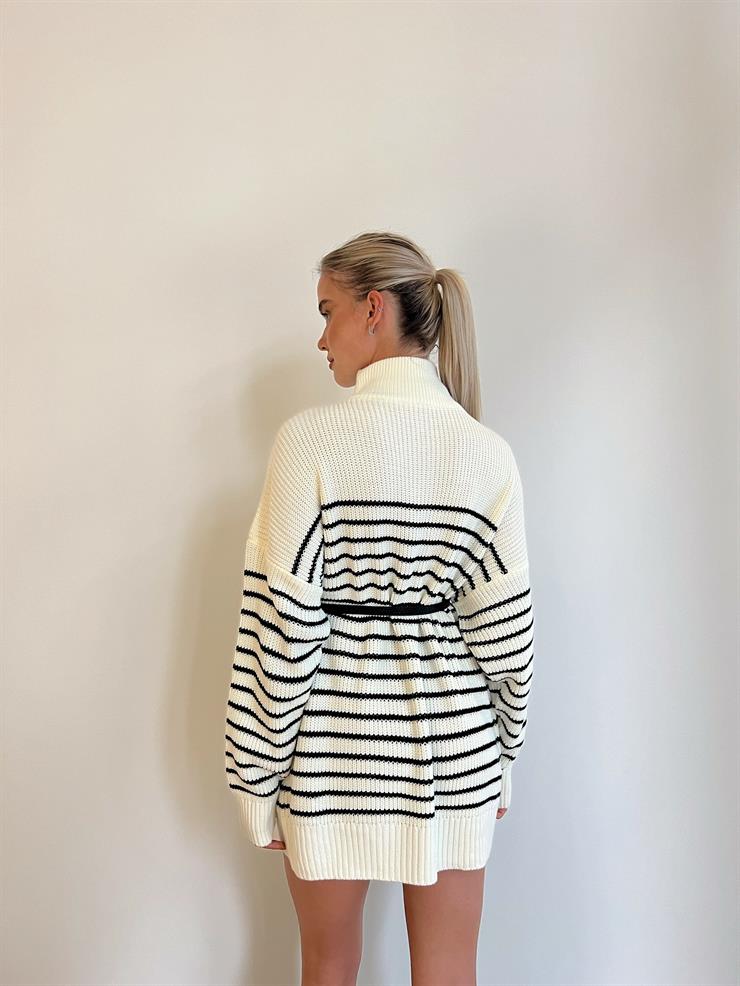 Saç Örgülü Uzun Kol Önü Yarım Fermuarlı Çizgili Kadın Ekru Kazak 23K000196