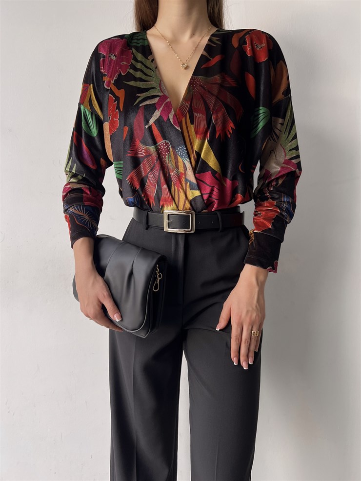 Kruvaze Yaka Desenli Uzun Kol Saiss Kadın Siyah Bodysuit 23K000358