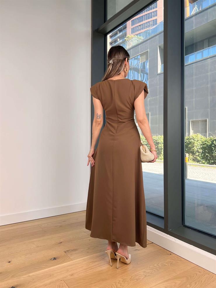 V Yaka Önü Aksesuarlı Sally Kahve Kadın Elbise 25Y002