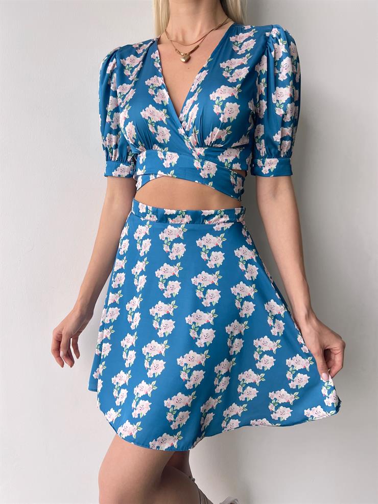 V Yaka Balon Kol Bağlama Detaylı Crop Yüksek Bel Mini Etek Samira Kadın Çiçekli Mavi Takım 23Y000399